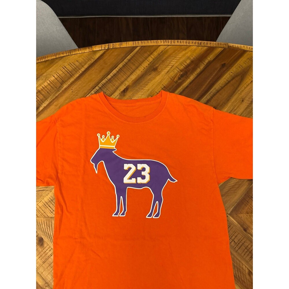 Orange LeBron James “G.O.A.T. King” T-Shirt Men’s Medium Nike Basketball 23